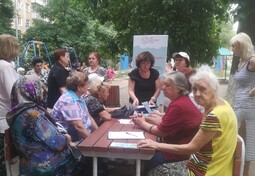 Депутаты продолжают проводить встречи с жителями по вопросу благоустройства территории в рамках программы "Твой конструктор двора"