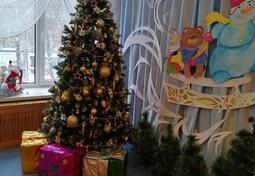 Депутаты Совета депутатов поздравили воспитанников дома ребенка "Малыш" с наступающими новогодними праздниками