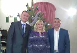 Жители 7 округа выразили Евгению Чикалеву благодарность за подарки и помощь в организации праздника