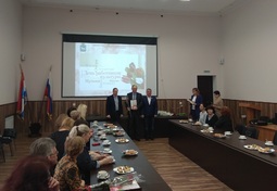 Евгений Чикалев поздравил работников в сфере культуры с профессиональным праздником