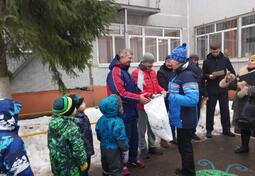 Депутат В. Гришин принял участие в детском спортивном празднике