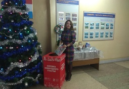 Продолжается акция "Коробка новогоднего счастья"  с участием депутатов